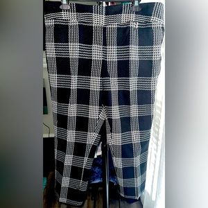 Worthington Modern Fit Plaid Ankle Pants (New)